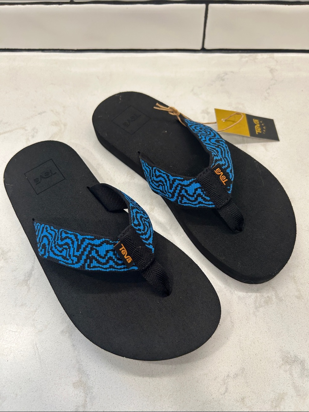 Teva Kids Mush II Flip Flops Layered Rock Black Blue Youth Size 4 NWT